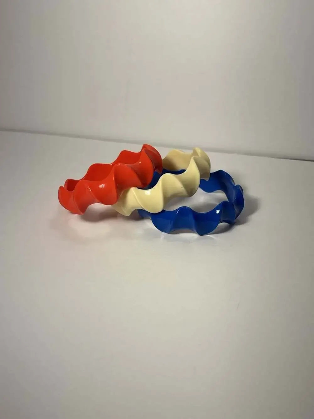 Vintage 1980s Retro Chunky Swirl Wavy Resin Bangle Bracelets Set of 3